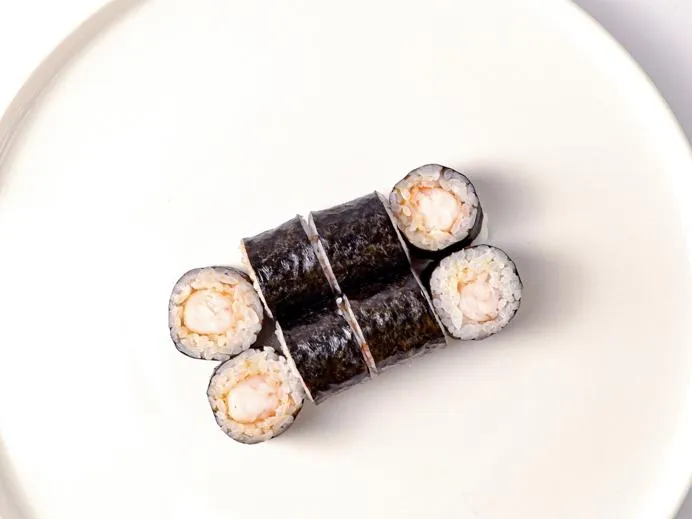 Ролл с тигровой креветкой